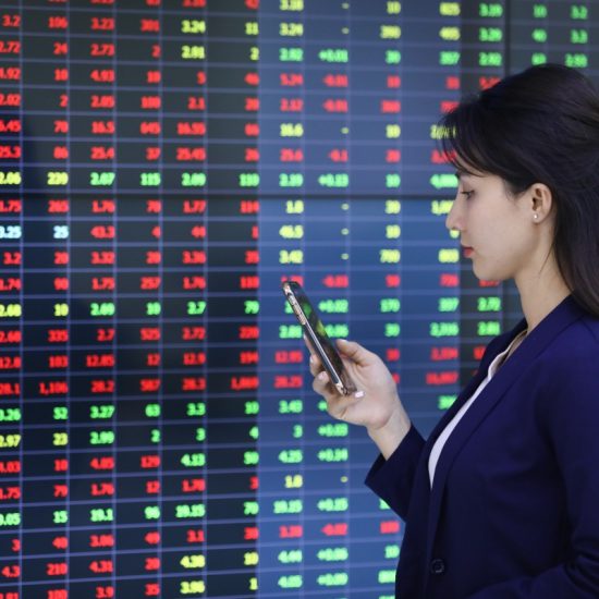 “Đầu tư chứng khoán, cần bớt để ý đến Vn-Index”